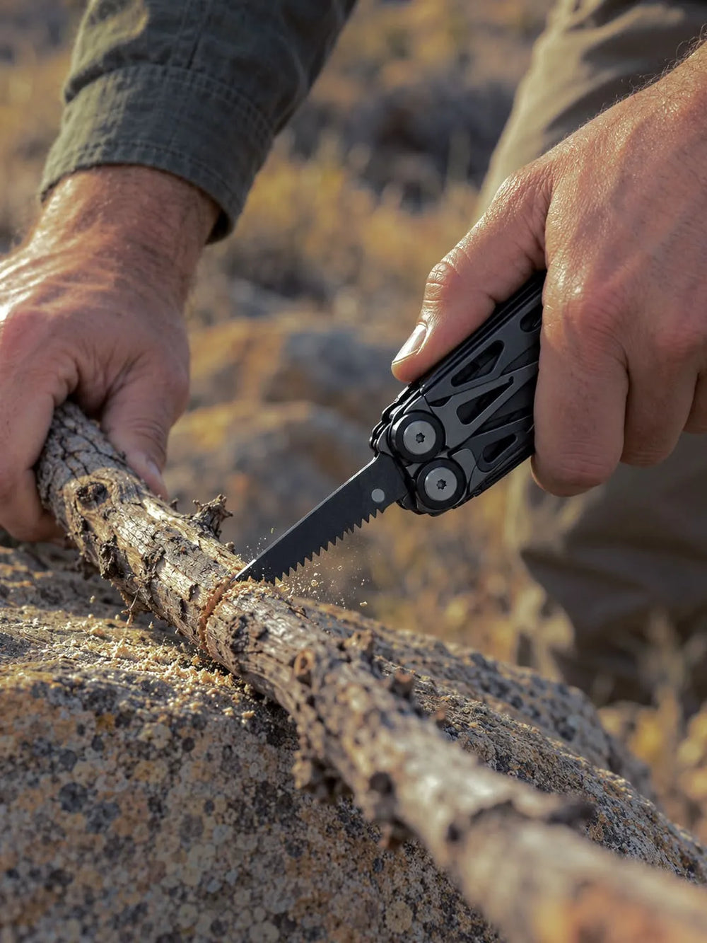 16-in-1 Camping Multi-Tool with Scissors