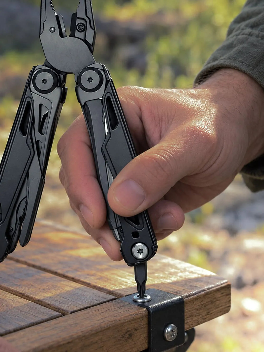16-in-1 Camping Multi-Tool with Scissors
